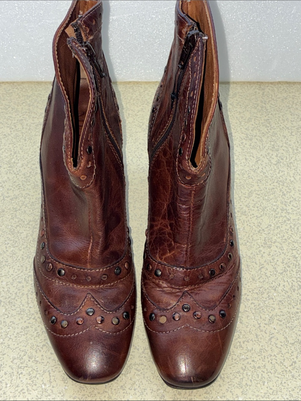 Meducci Women's Brown Leather Zip-Front Brogue Ankle Boots 6N
